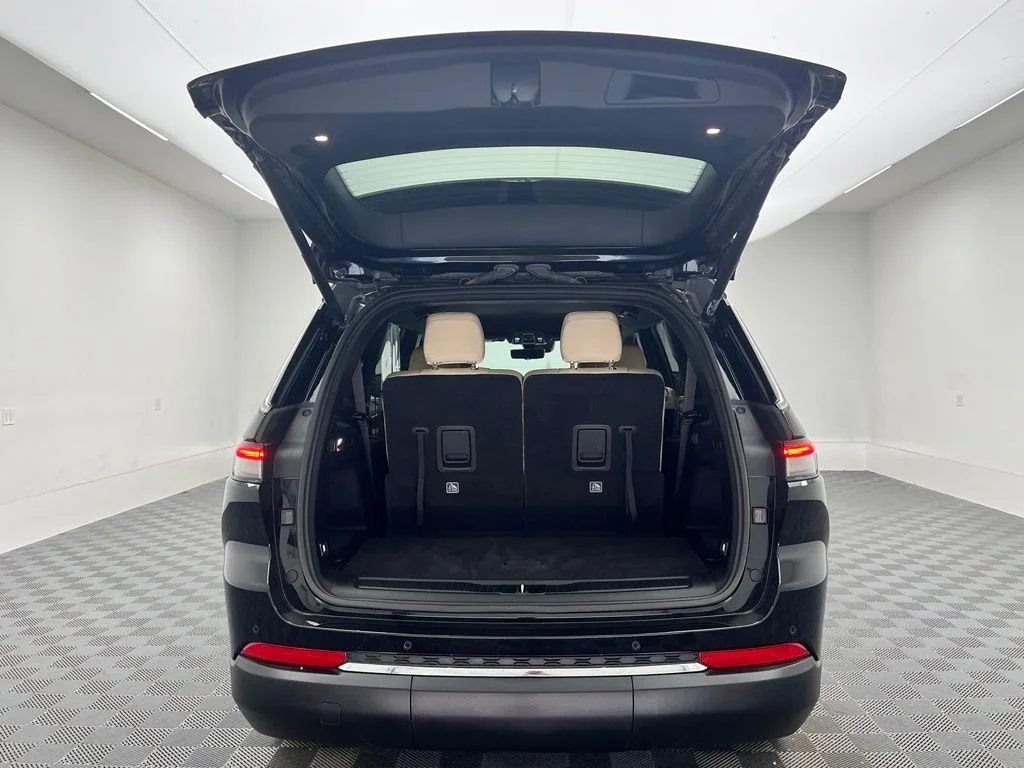 Used 2023 Black Jeep Limited image 10