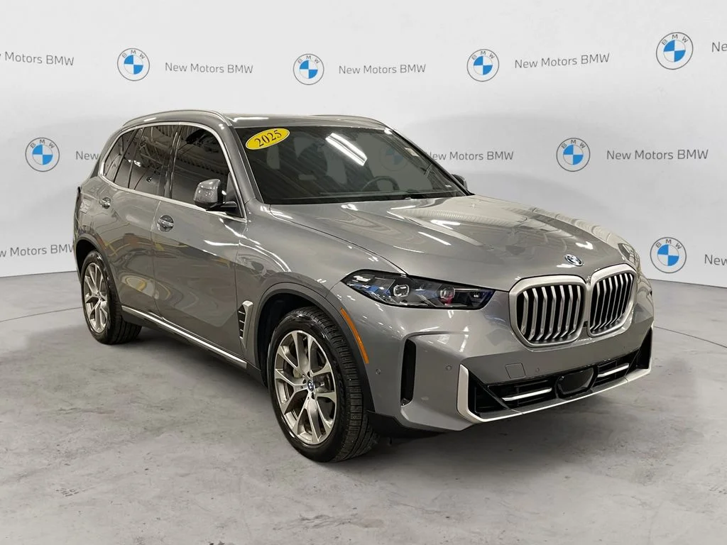 Used 2025 Gray Metallic BMW xDrive50e image 7