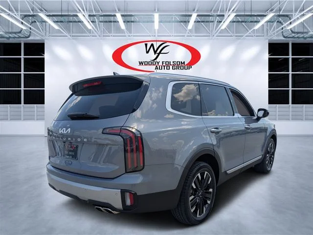 Used 2024 Silver Kia SX image 3