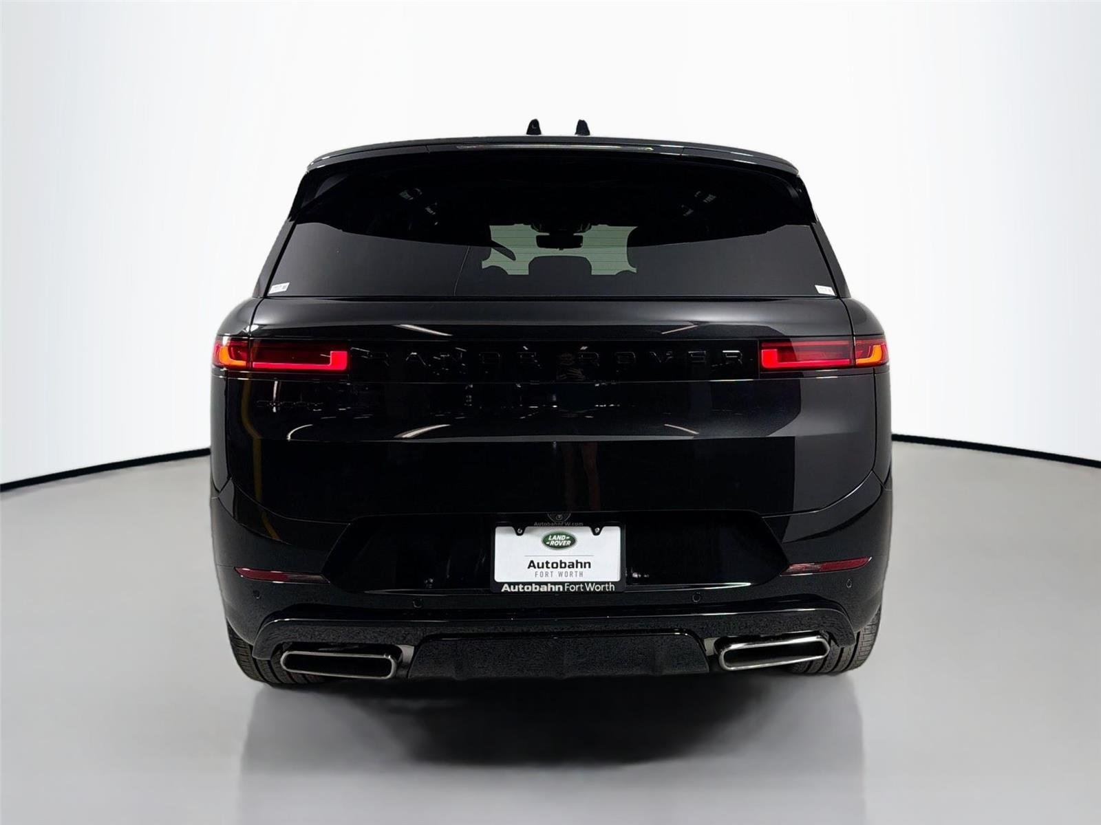 New 2026 Santorini Black LAND ROVER Dynamic SE image 6