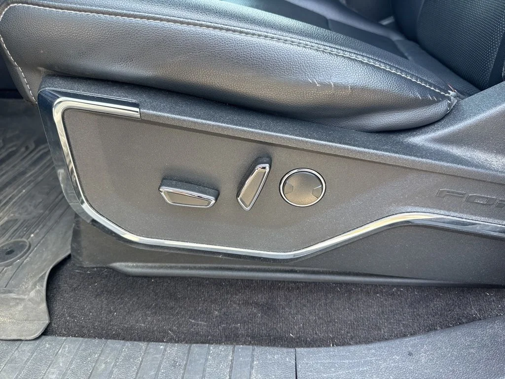 Used 2021 White Ford Lariat image 6