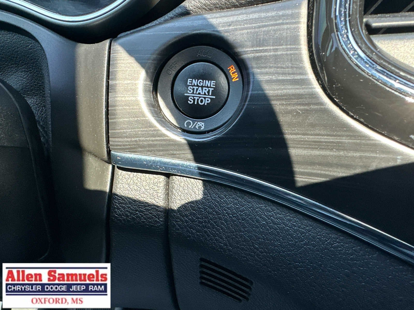 Used 2022 Bright White Clearcoat Jeep Limited image 17