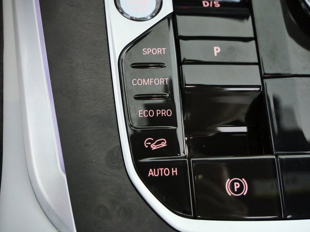 2026 BMW X5 M60i - Photo 42