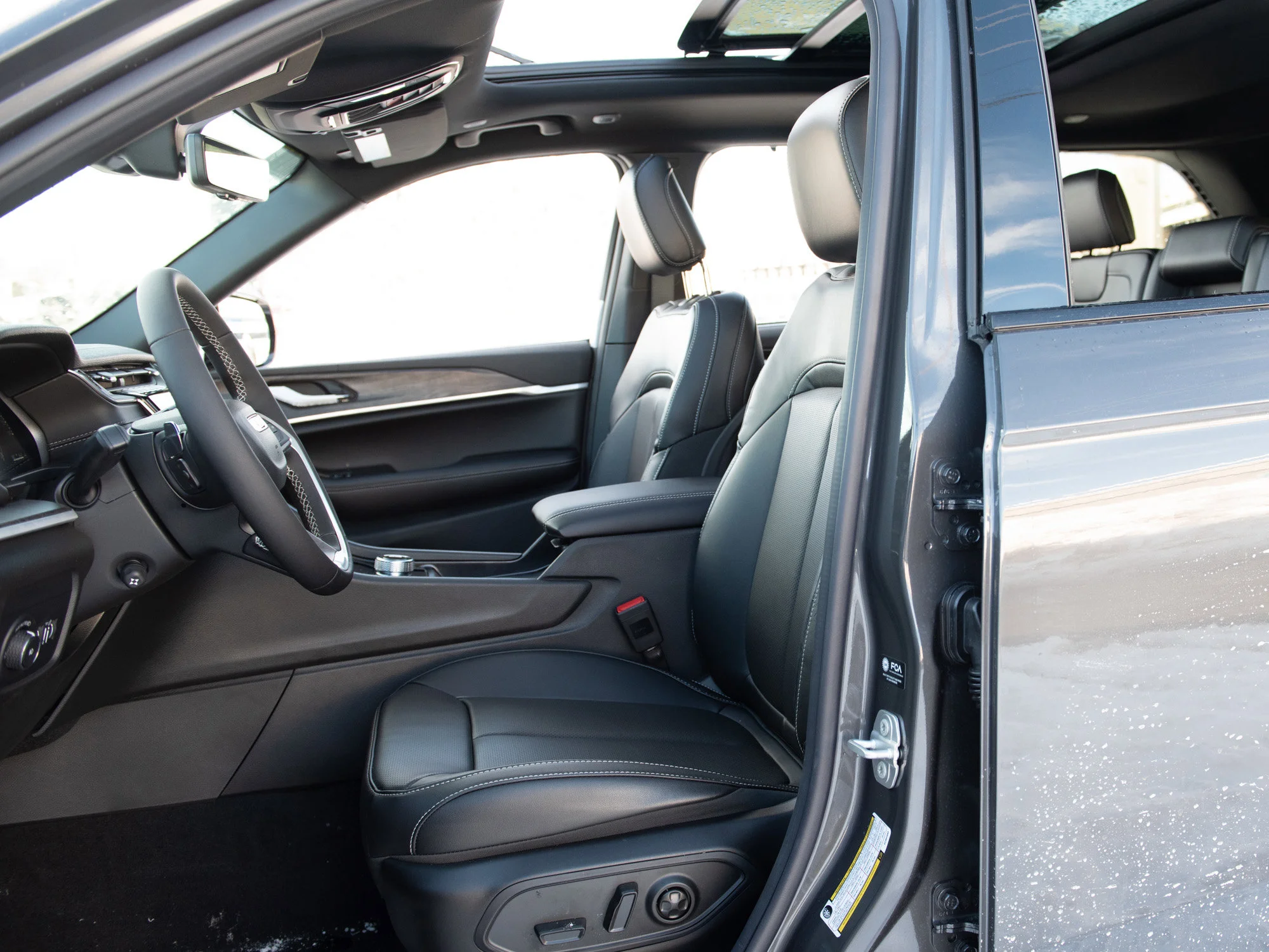 New 2025 Grey Jeep Limited* image 22