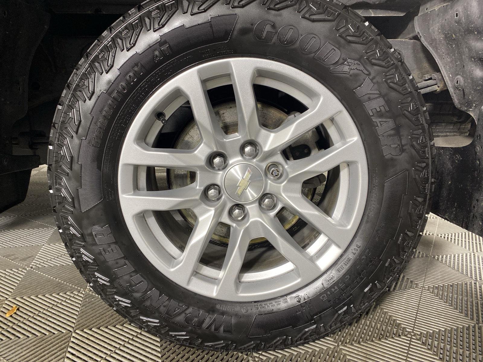 Used 2019 Black Chevrolet LT image 9