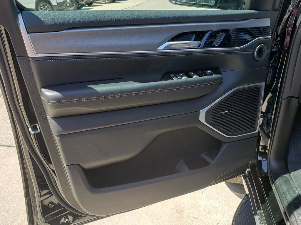 New 2026 High Gloss Black Exterior Paint Jeep  image 12
