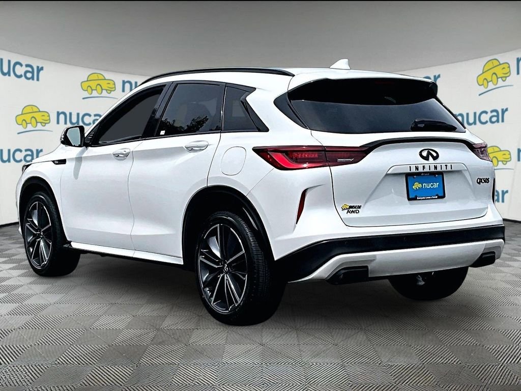 Used 2024 White INFINITI SPORT image 4