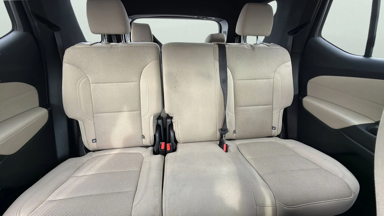 Used 2022 White Chevrolet LS image 25