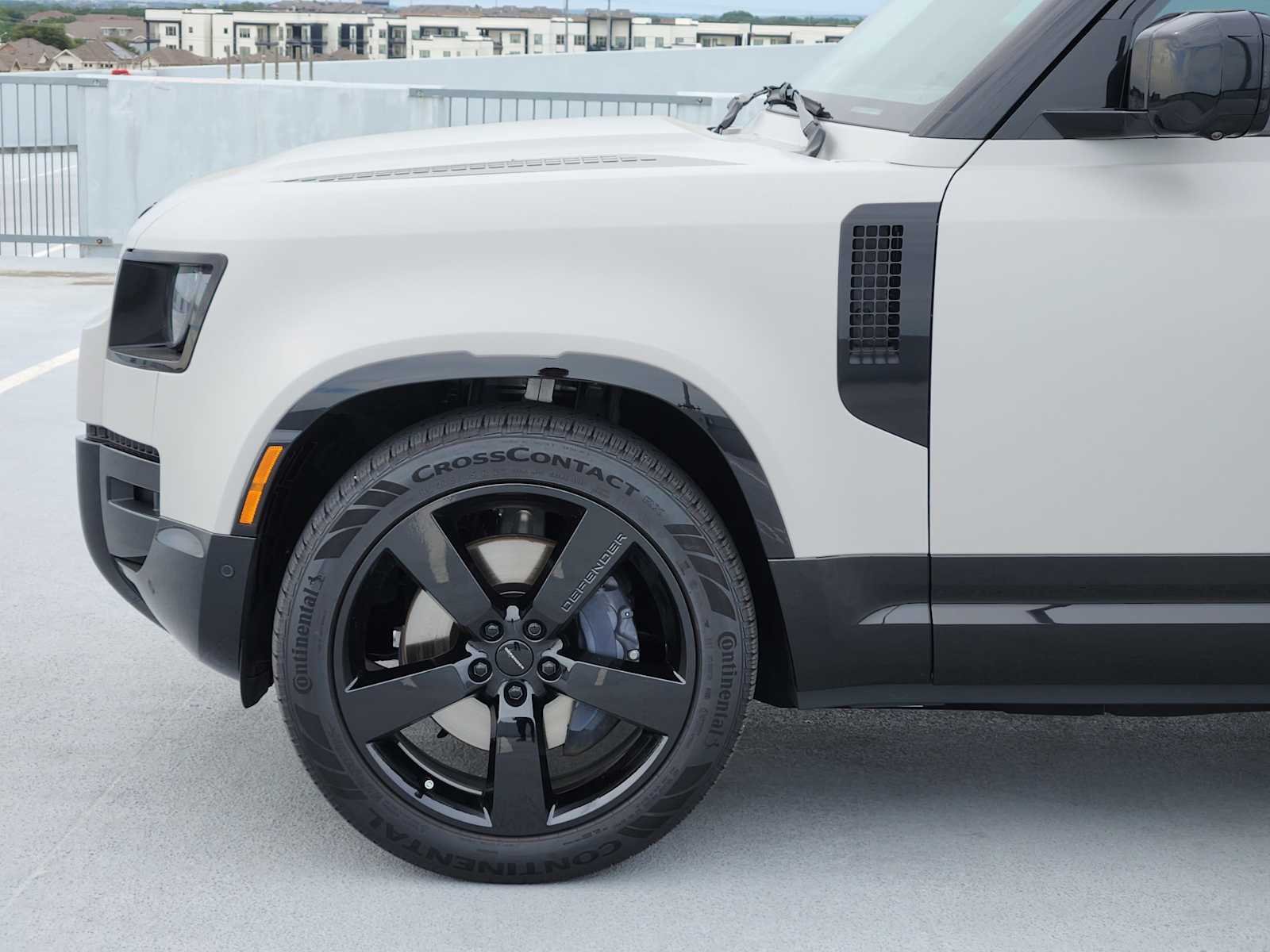 2026 Land Rover Defender X-Dynamic SE - Photo 9