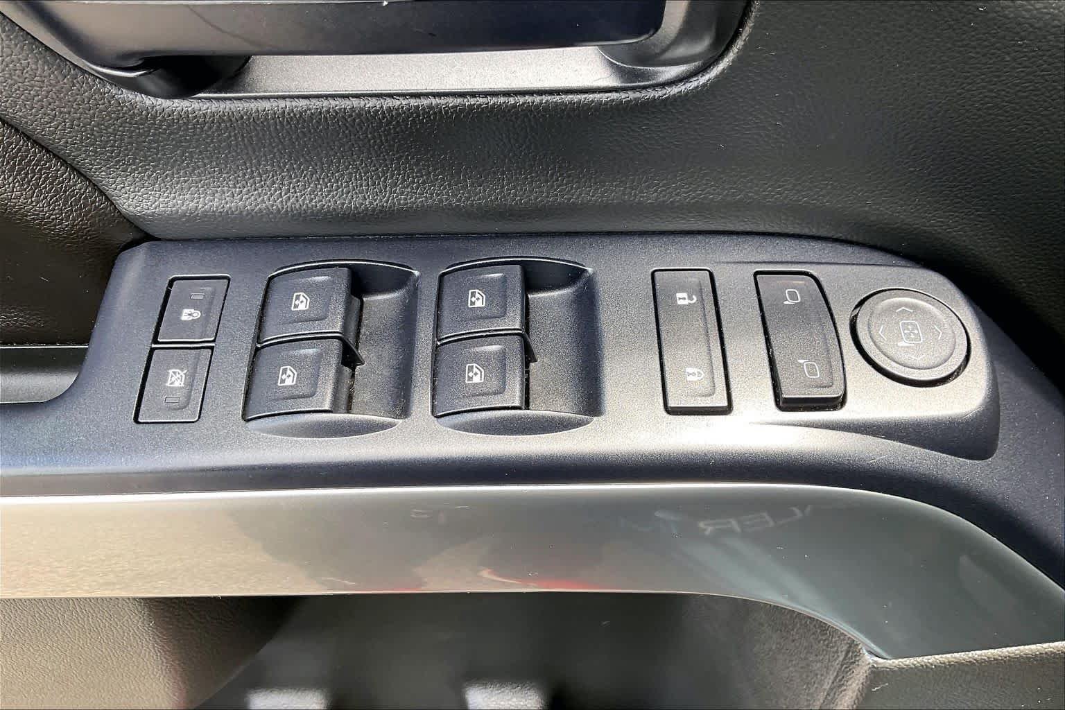 Used 2015 Slate Grey Metallic Chevrolet LT image 30