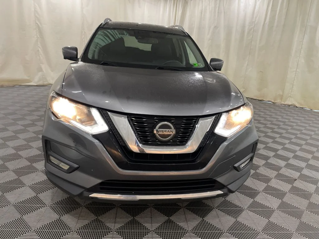 Used 2020 Gun Metallic Nissan SL image 2