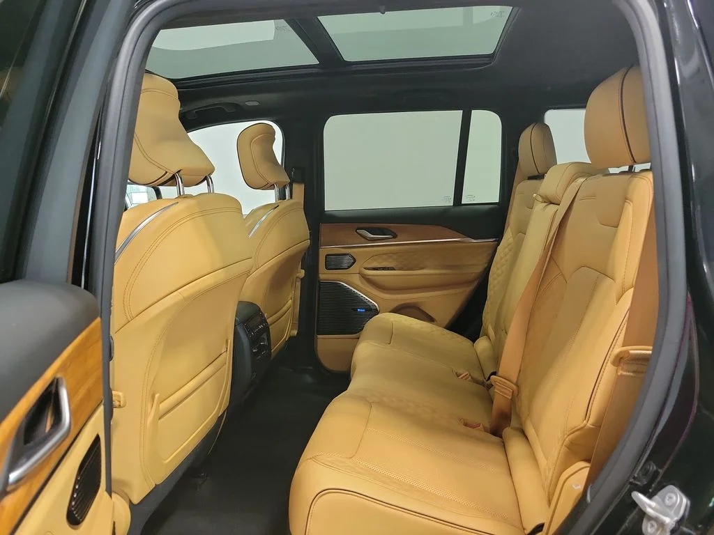 Used 2022 Black Jeep Summit Reserve image 28
