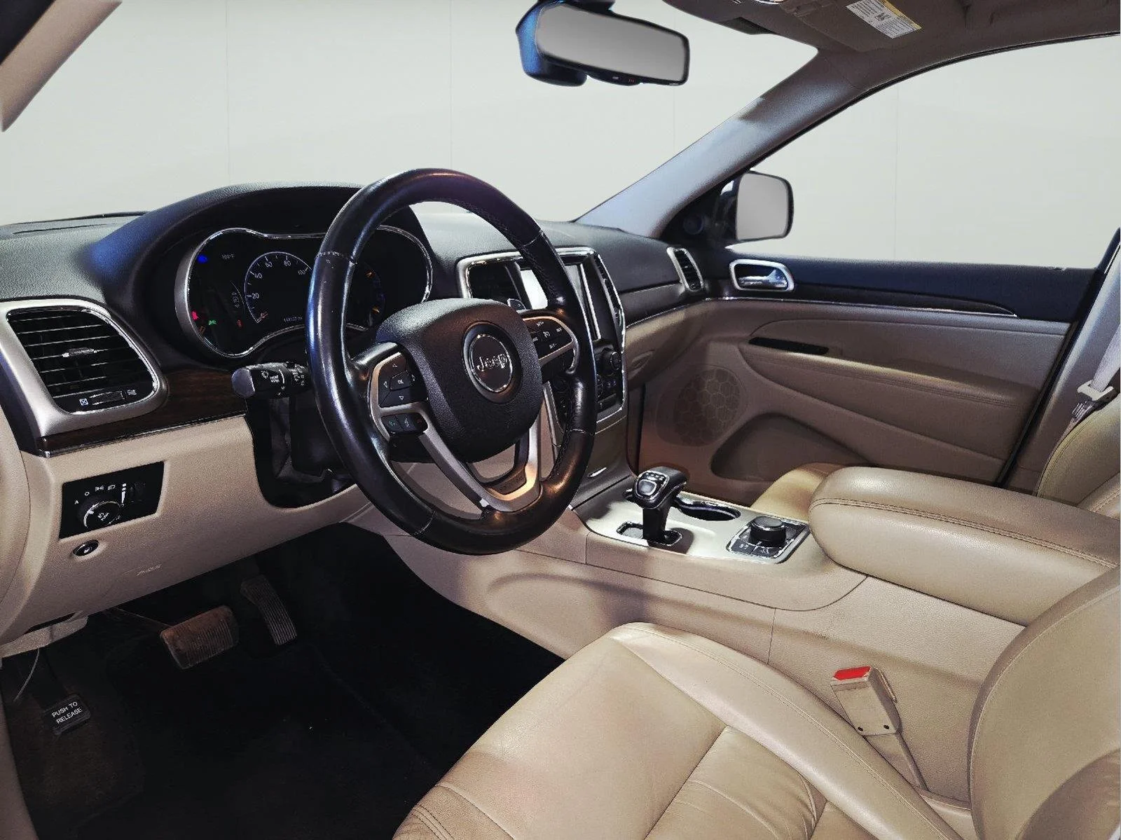 Used 2015 Bright White Clearcoat Jeep Limited image 14
