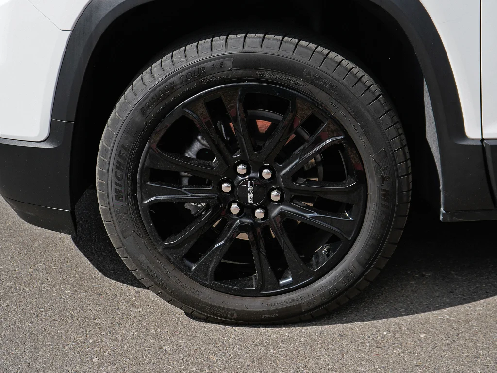 Used 2023 Summit White GMC SLE image 5