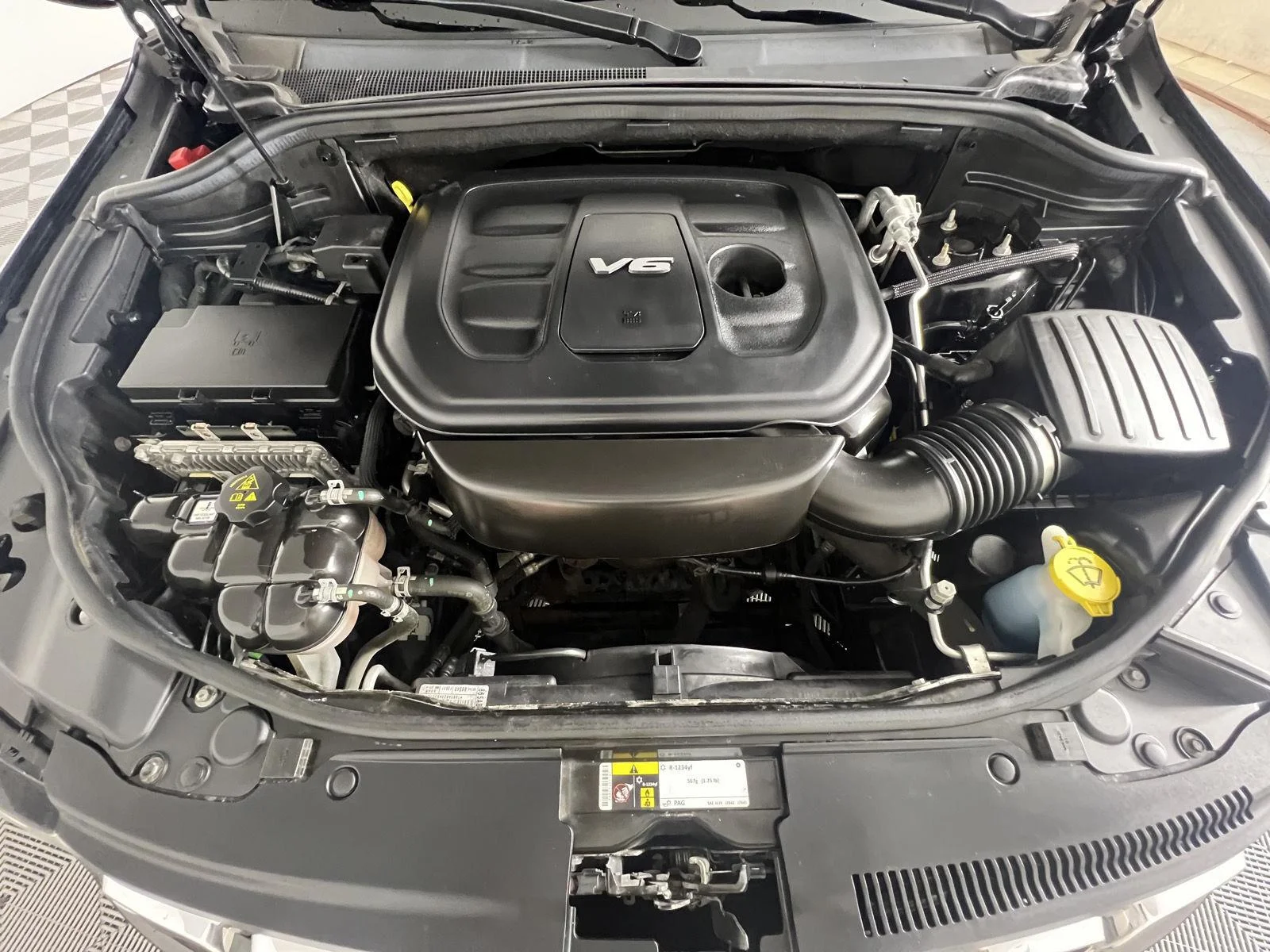 Used 2018 Diamond Black Crystal Pearlcoat Jeep Limited image 23