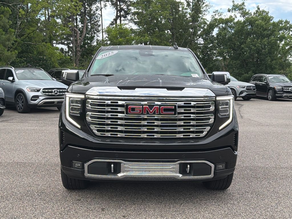 Used 2025 Onyx Black GMC Denali image 3