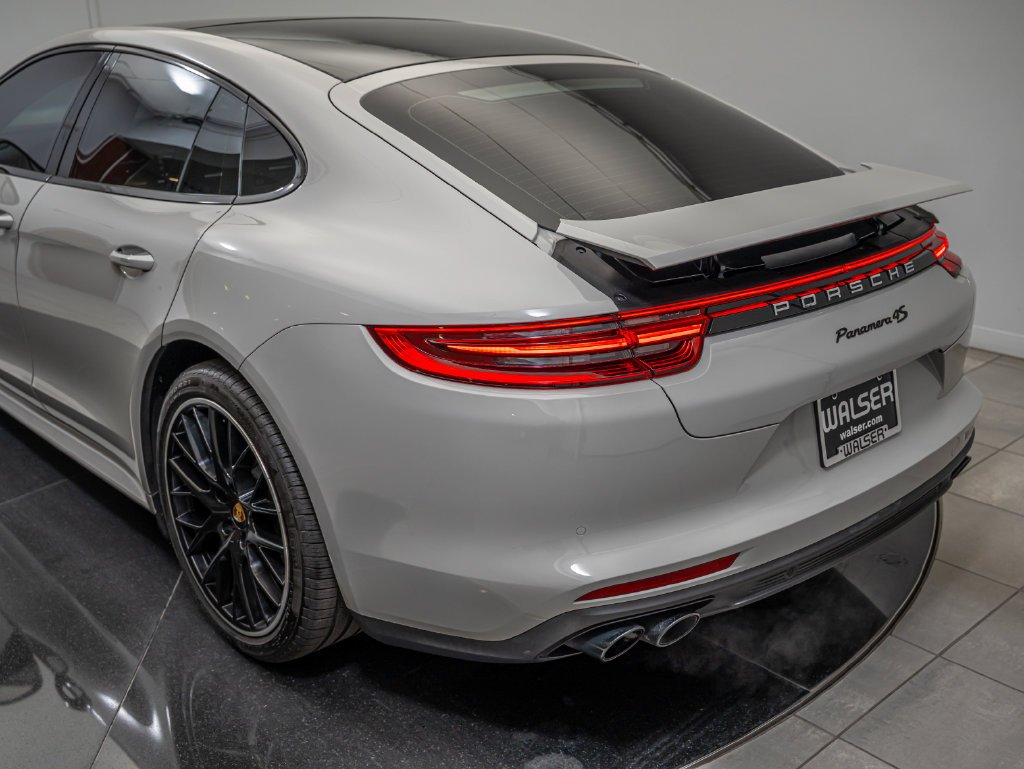 Used 2018 Chalk Porsche 4S image 22