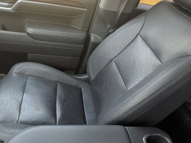 Used 2022 Silver GMC SLT image 24