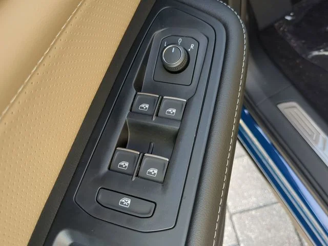 2026 Volkswagen Atlas Cross Sport SE w/Tech - Photo 19