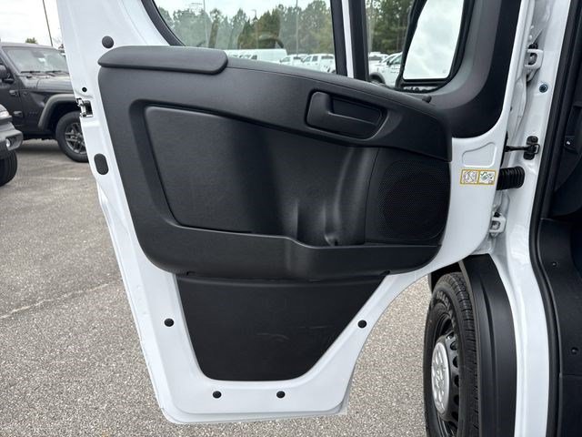 New 2026 Bright White Clear-Coat Exterior Paint RAM High Roof image 11