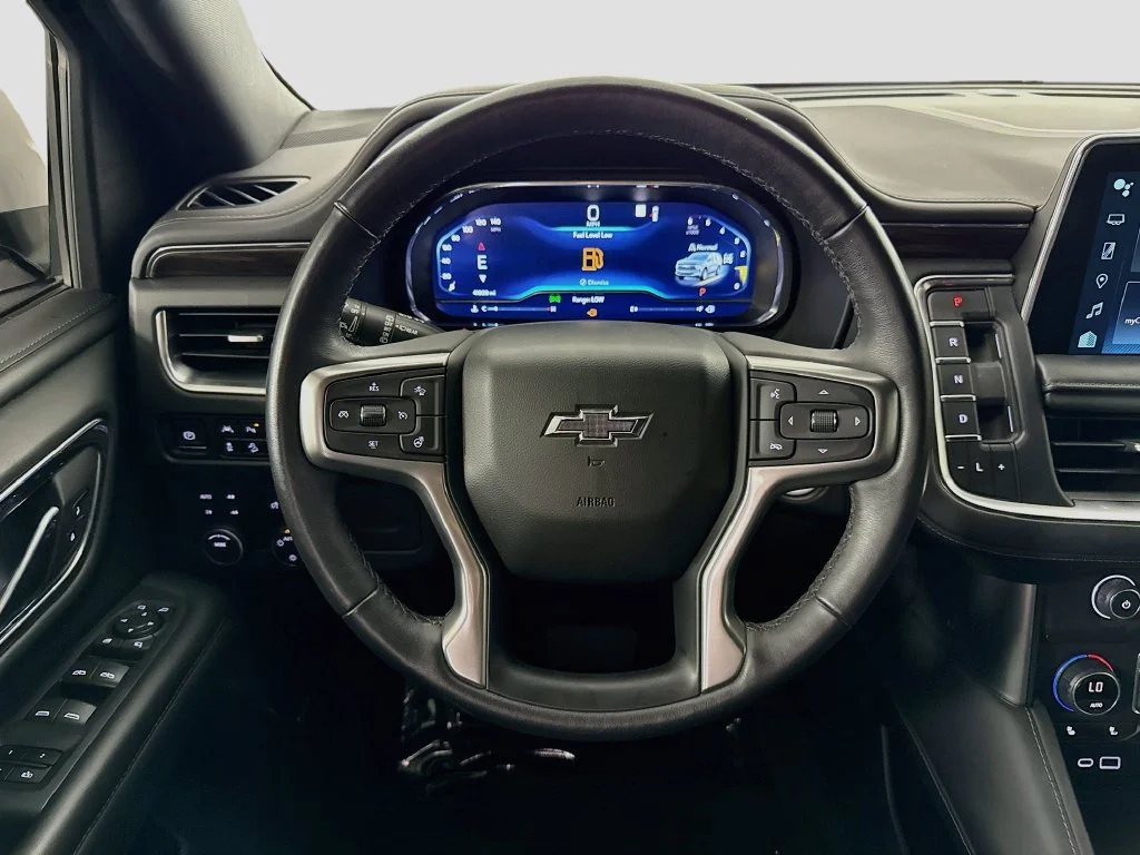 Used 2022 White Chevrolet Z71 image 11