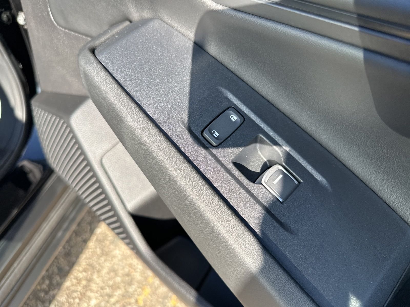 Certified Used 2025 Black Honda SE image 32
