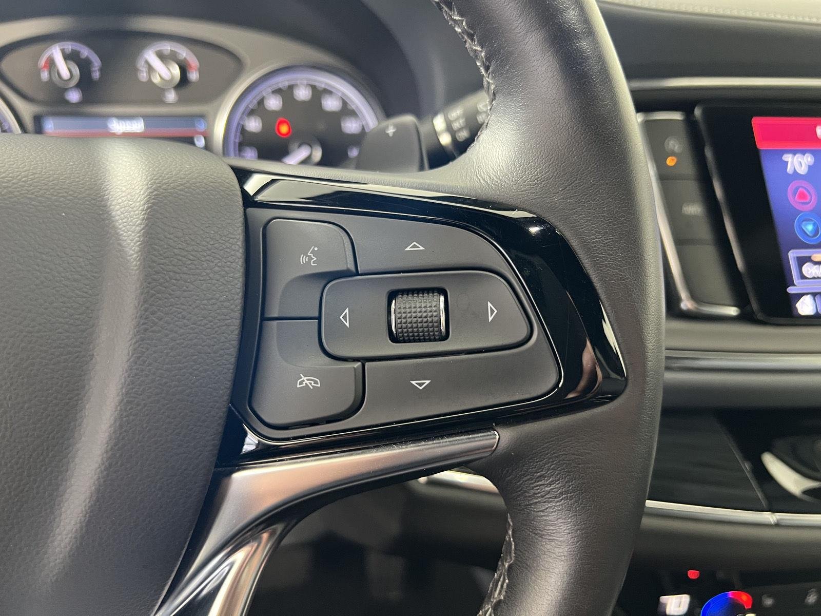 Used 2024 Summit White Buick Essence image 9