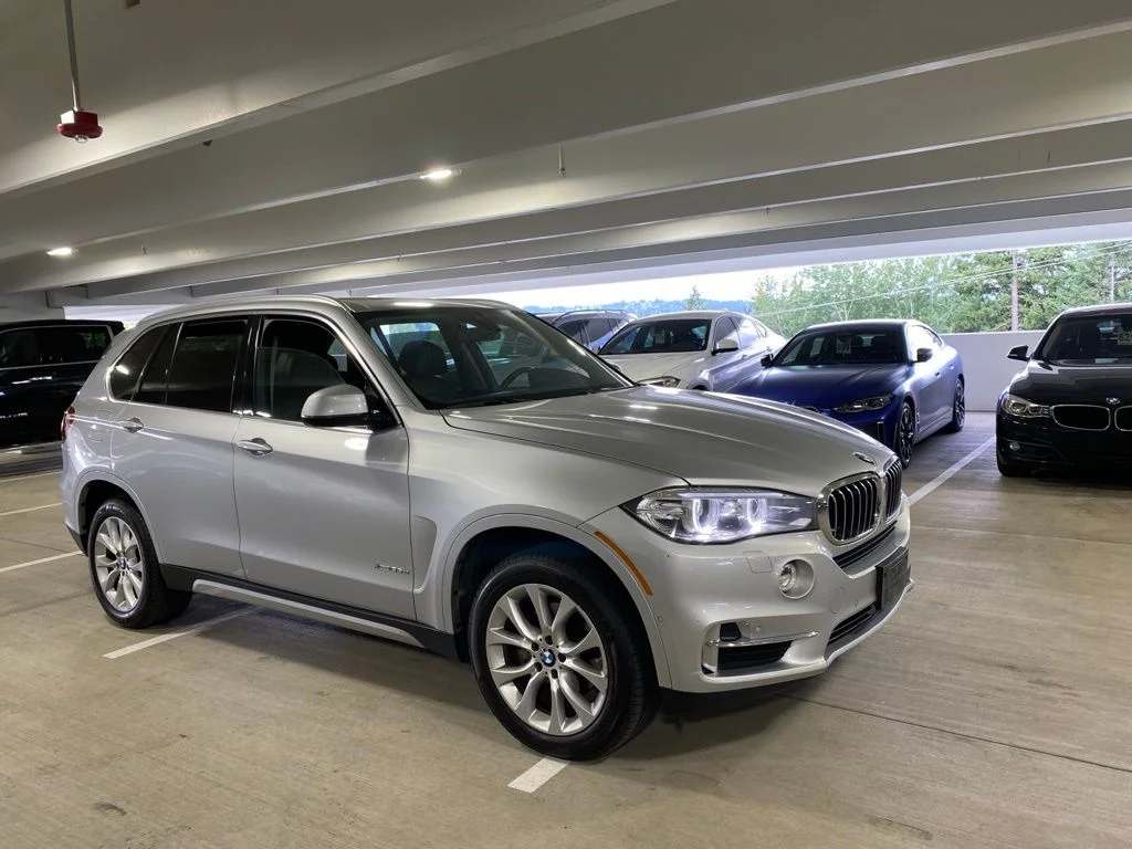 Used 2015  BMW xDrive35d image 6