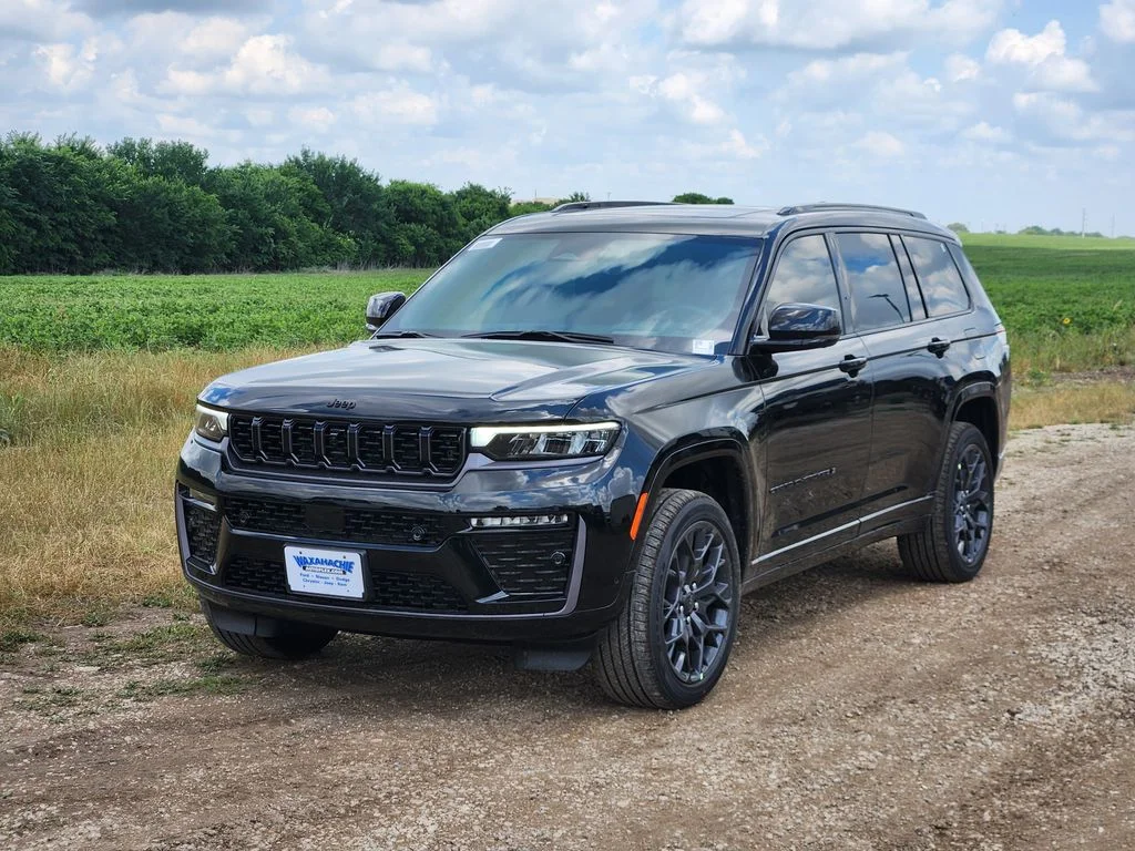 New 2026 Diamond Black Crystal Pearl-Coat Exterior Paint Jeep Summit image 2