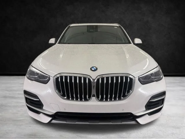 Used 2023 White BMW sDrive40i image 4
