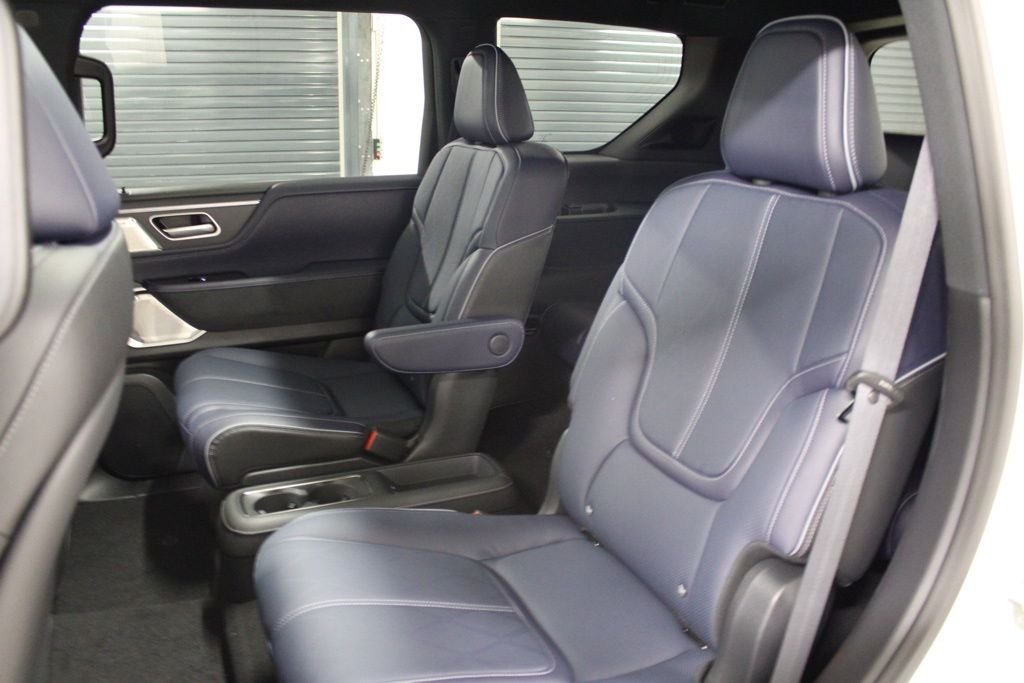 Used 2026 White INFINITI SPORT image 41