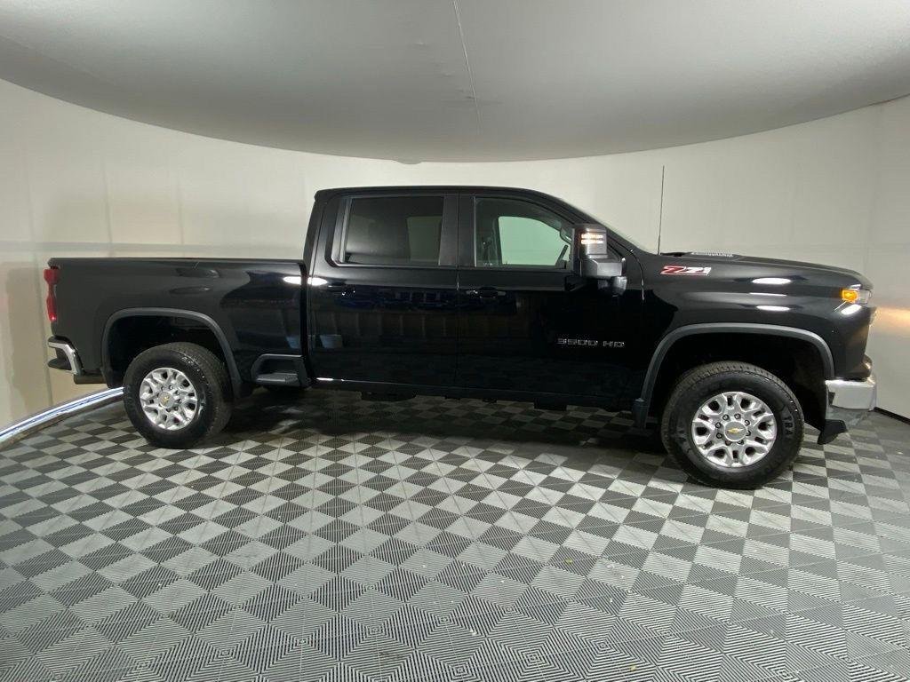 Used 2024 Black Chevrolet LT image 9