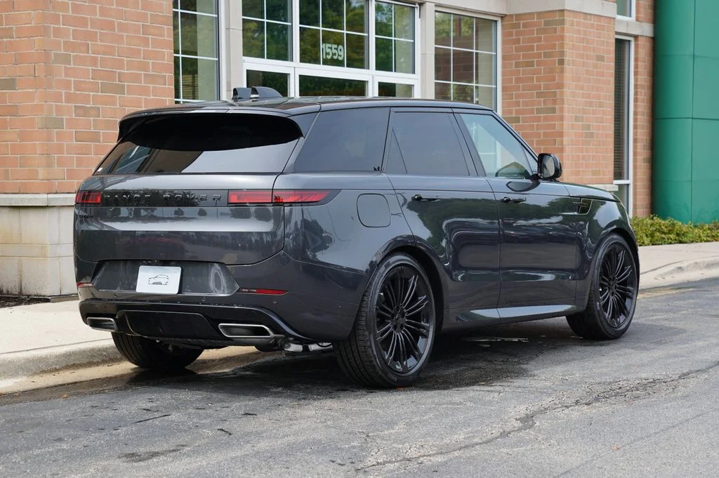 New 2026 Carpathian Grey Land Rover Dynamic SE image 6
