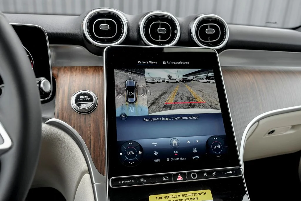 New 2026 Polar White Mercedes-Benz GLC 300 image 14
