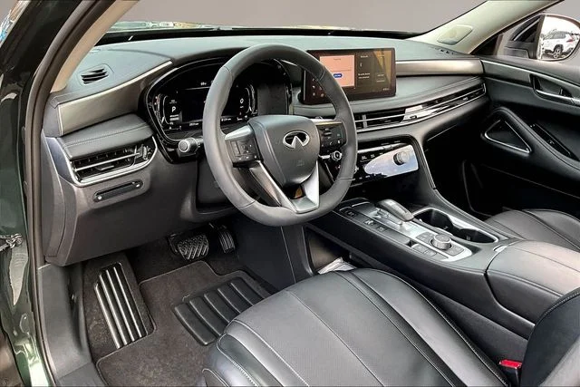 Used 2026 Green INFINITI LUXE image 14