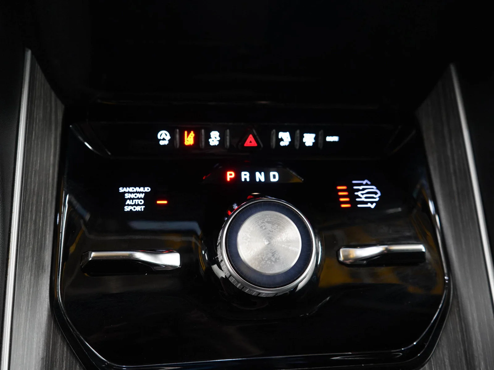 Used 2024 Diamond Black Crystal Pearlcoat Jeep Series III image 24