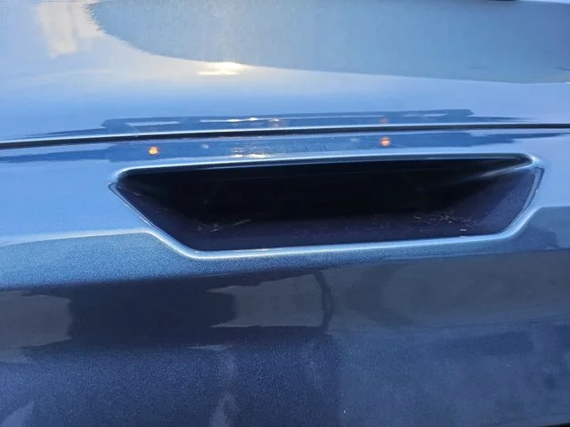 Used 2018 Blue Ford SE image 14