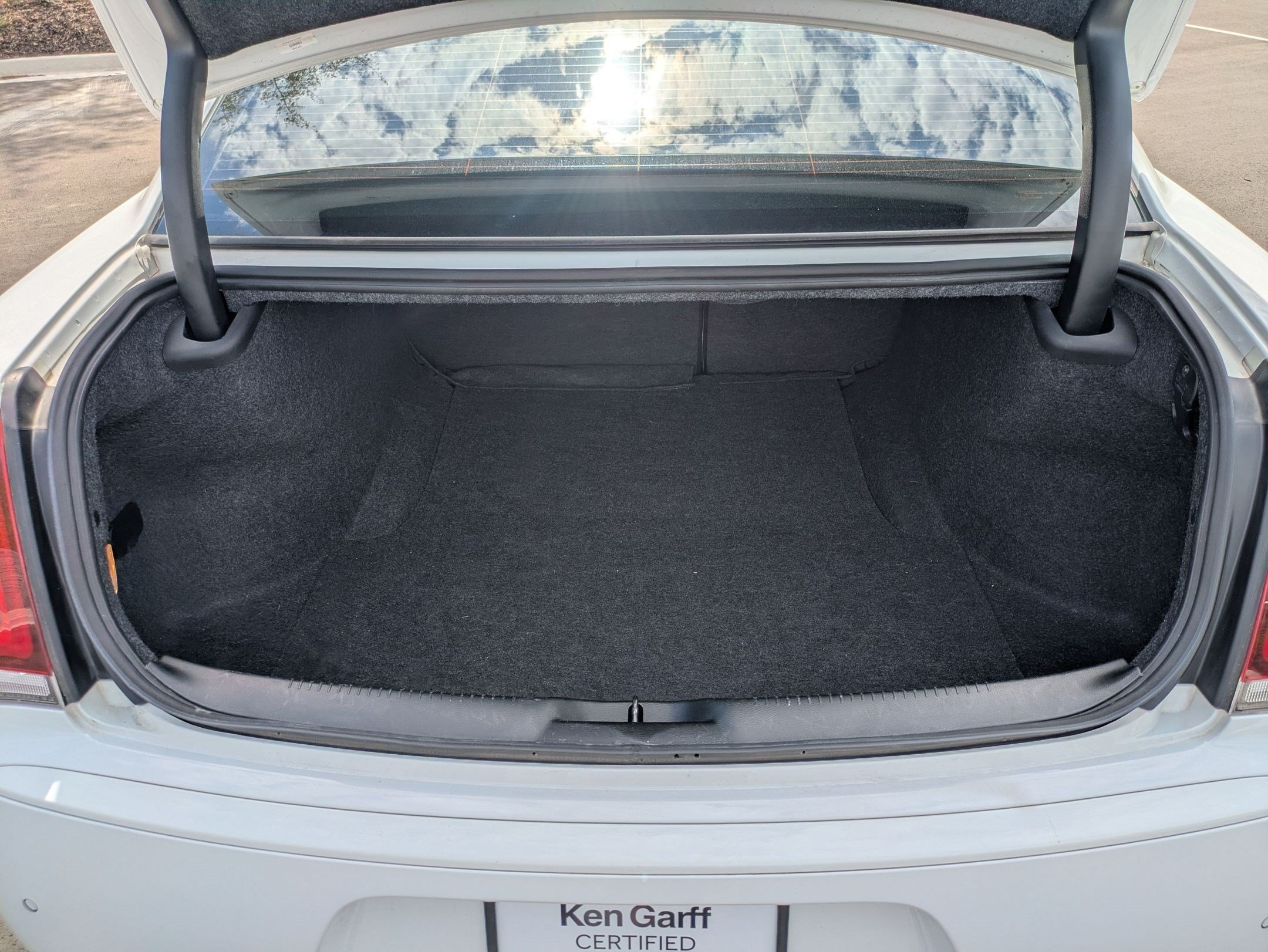 Used 2023 Bright White Clearcoat Chrysler Touring L image 29