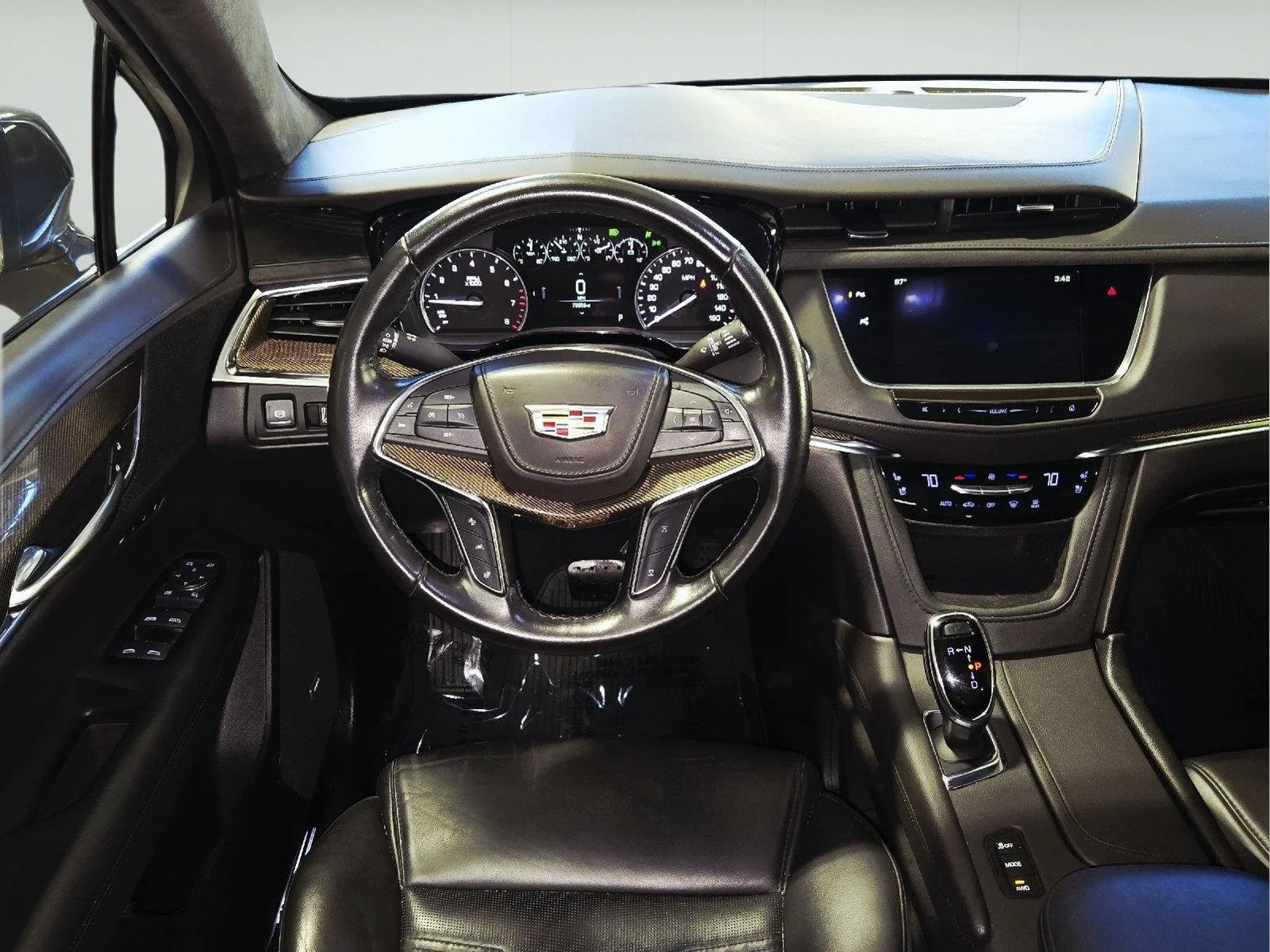 Used 2019 Bronze Dune Metallic Cadillac Platinum AWD image 44