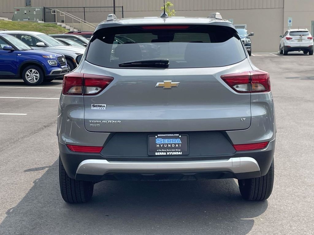 Used 2025 Gray Chevrolet LT image 4