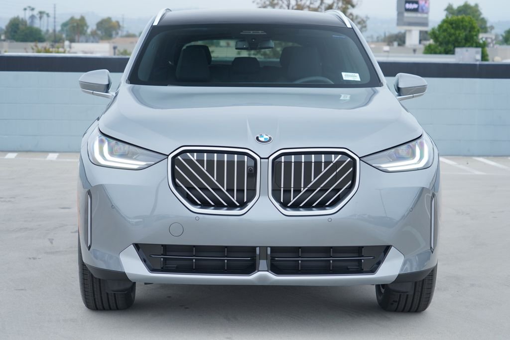 New 2026 Skyscraper Grey Metallic BMW 30 xDrive image 2