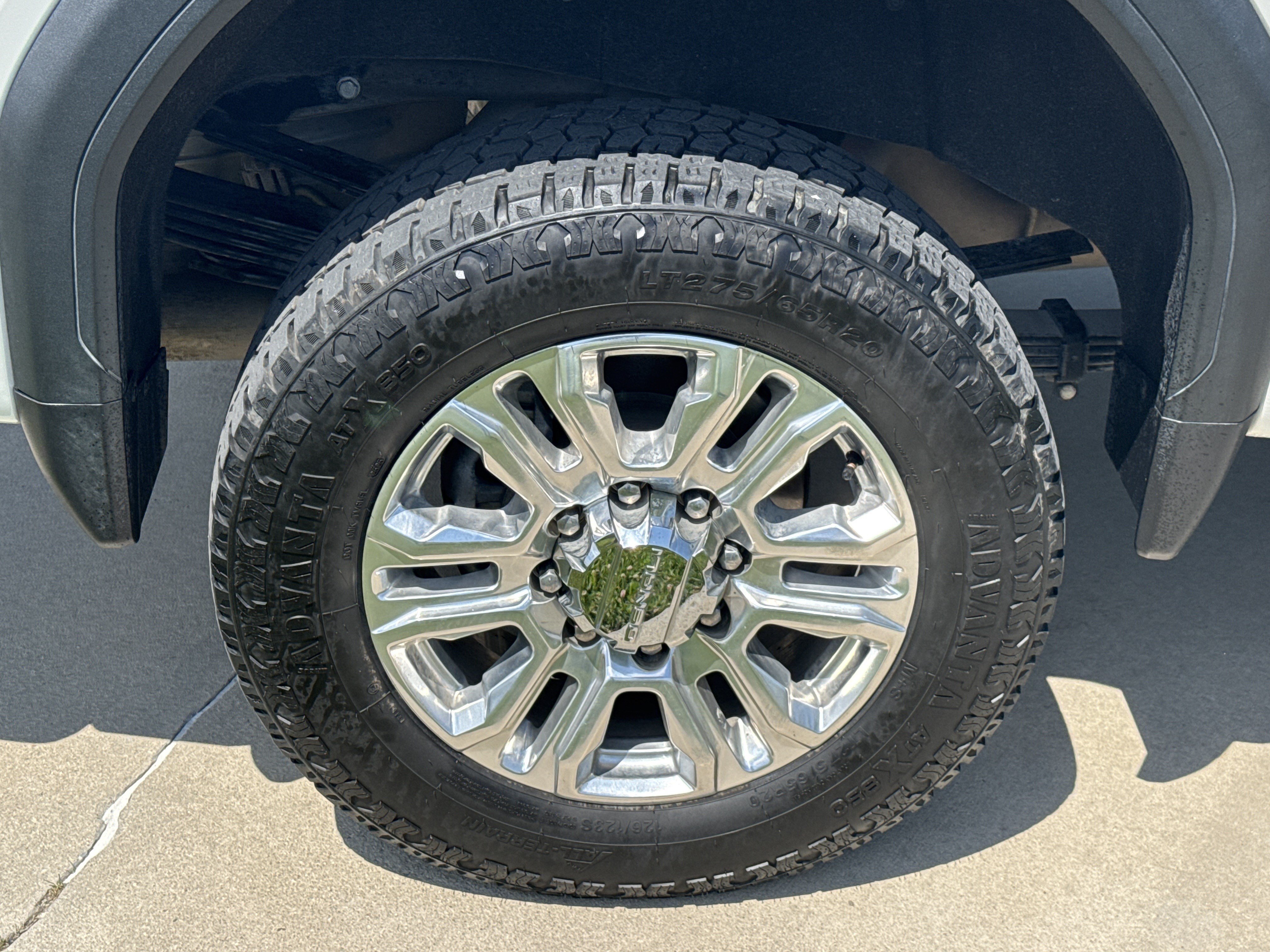 Used 2021 WHITE FROST TRICOAT GMC Denali image 12