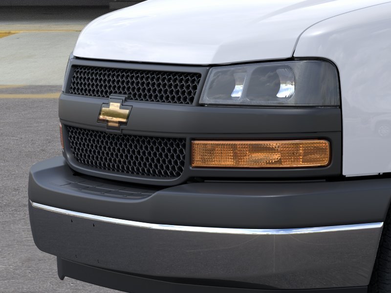 New 2026 Summit White Chevrolet 1WT image 13