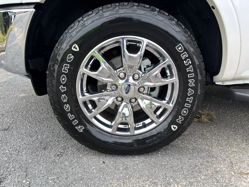 Used 2019 White Ford Lariat image 11