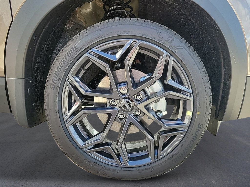 New 2026 Canyon Bronze Metallic Nissan SR image 9