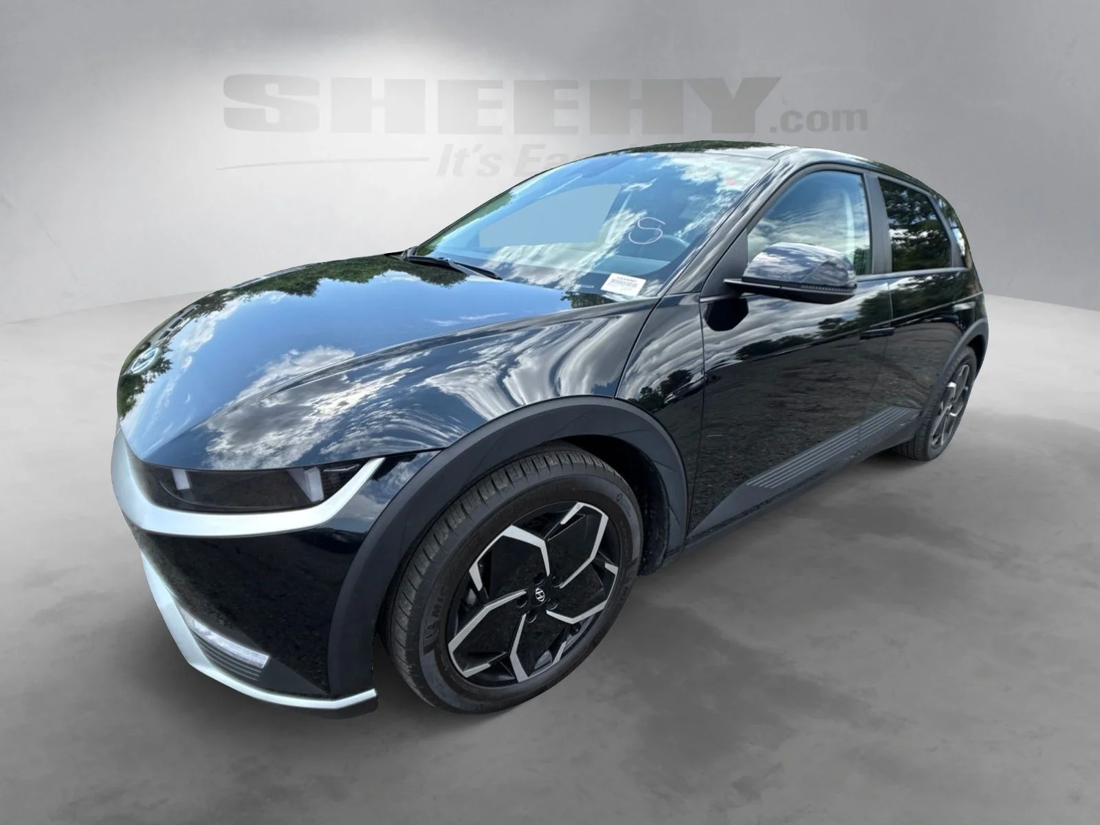 Used 2024 Black Hyundai SEL image 17
