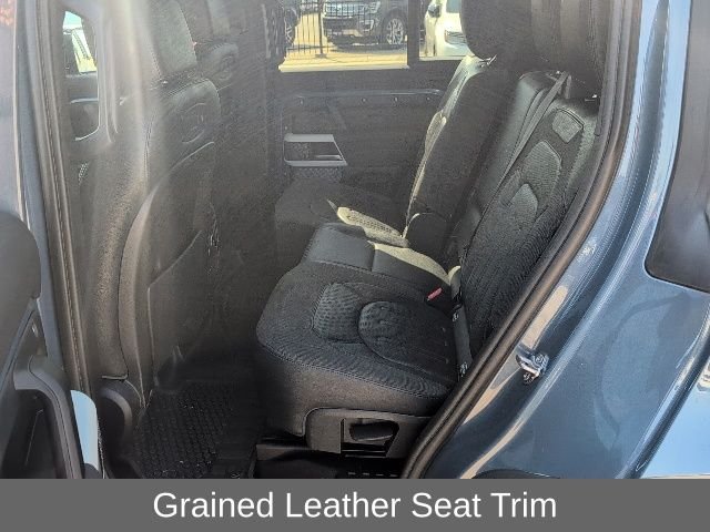 Used 2020 Tasman Blue Metallic Land Rover S image 12