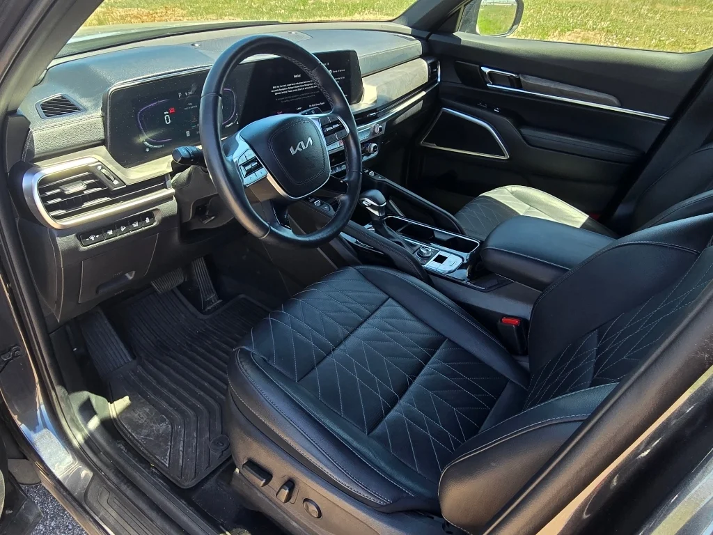 Used 2024 Gravity Gray Kia EX X-Line image 27
