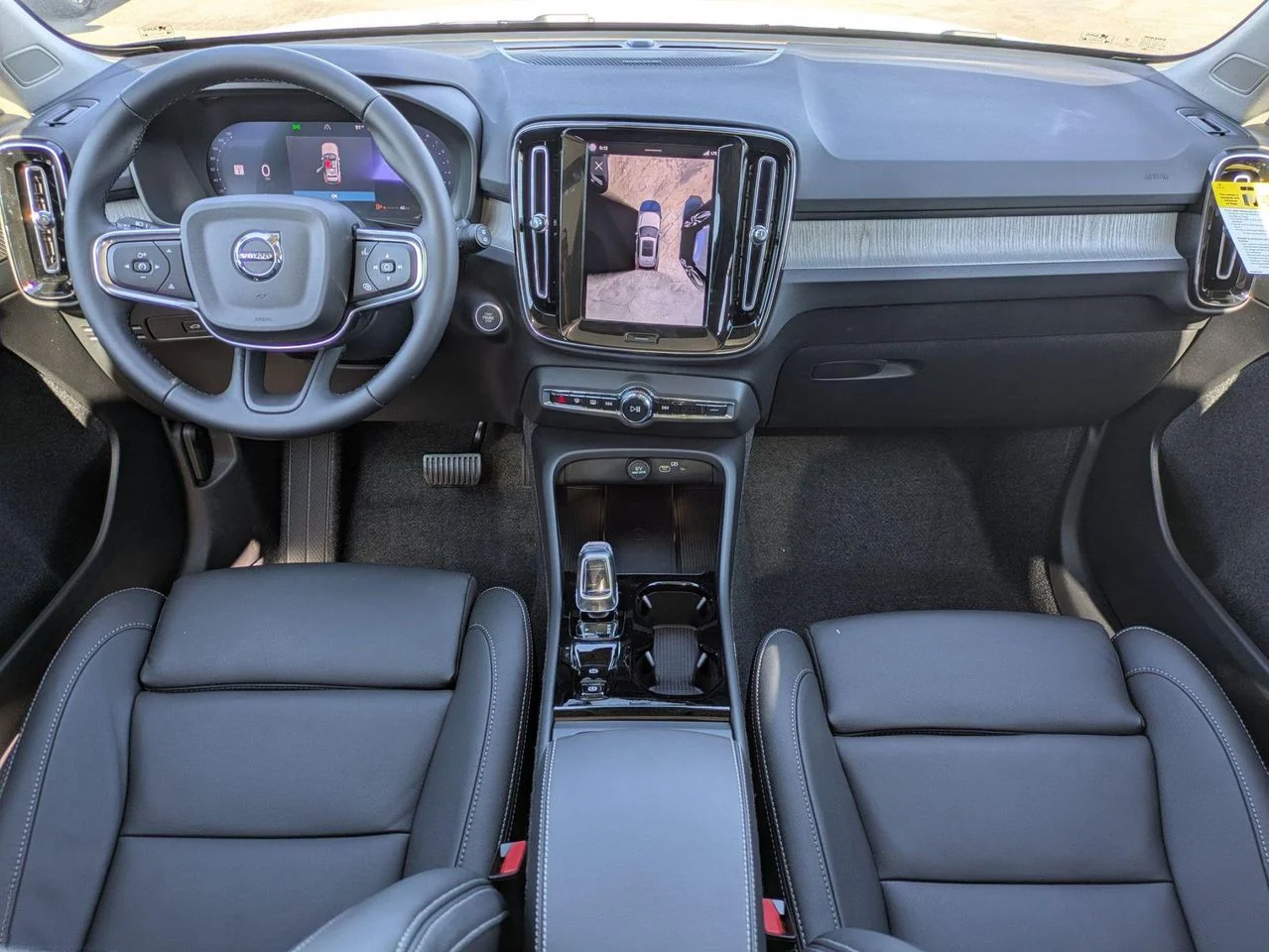 2026 Volvo XC40 Ultra - Photo 12