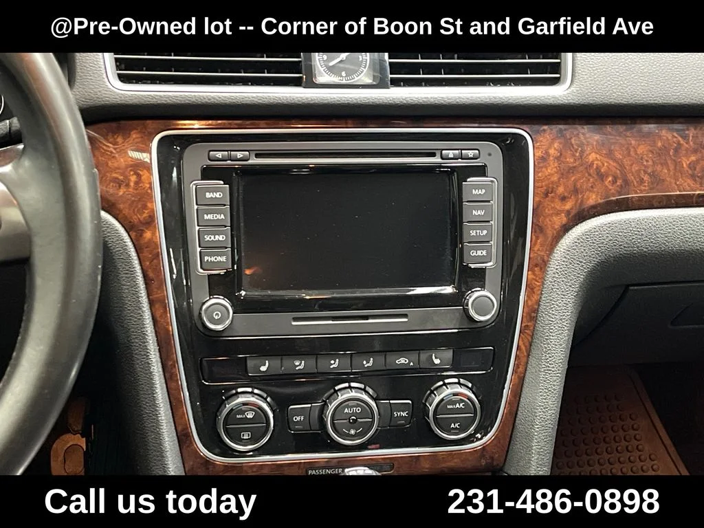 Used 2013 Gray Volkswagen TDI SEL Premium image 19